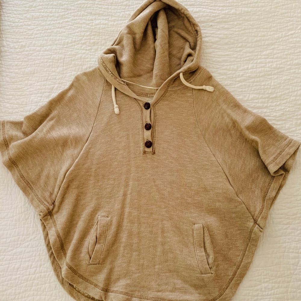 Zara Poncho / Cape
